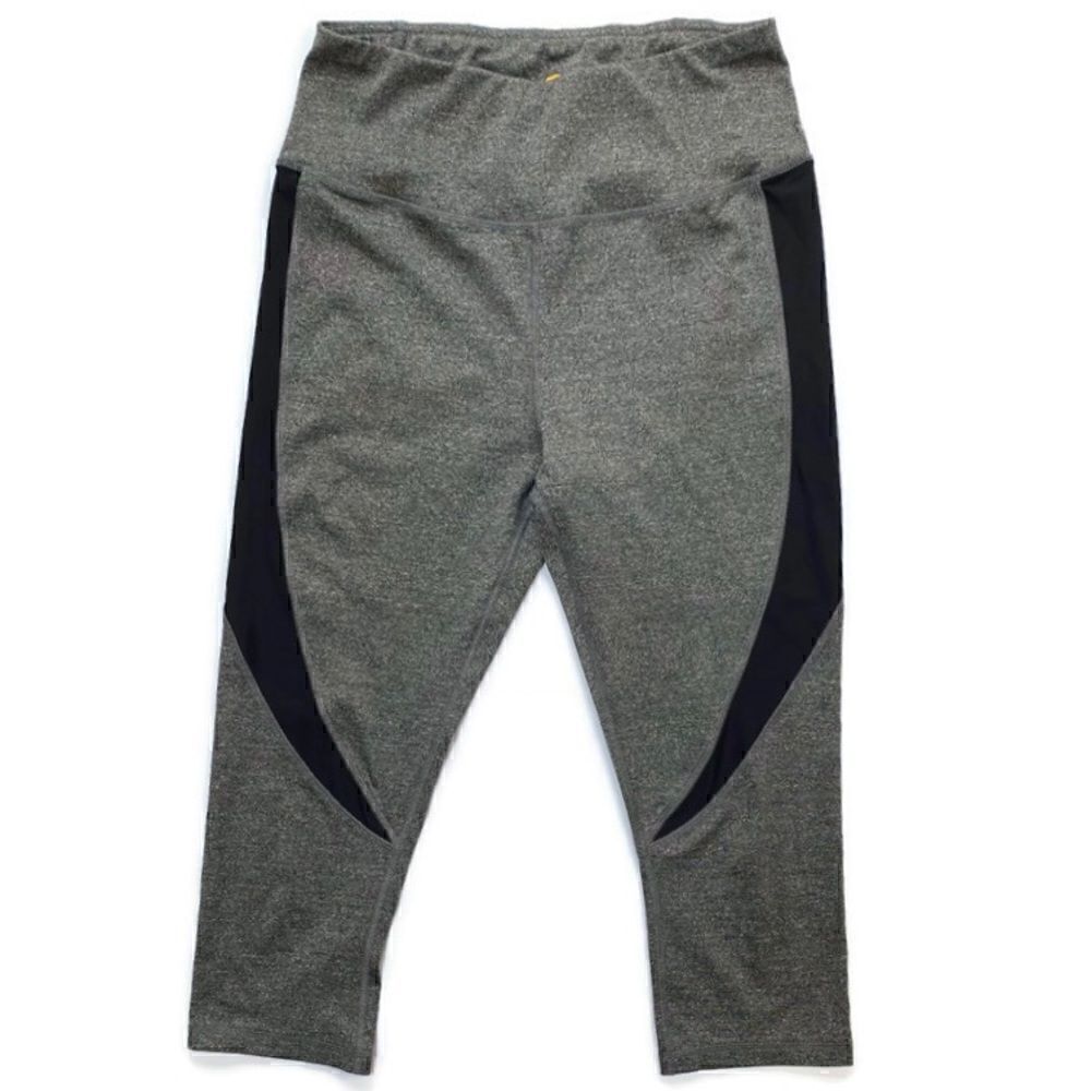 C&CāCaliforniaāCroppedāWorkoutĀ LeggingsāGrayā&āBlackāS